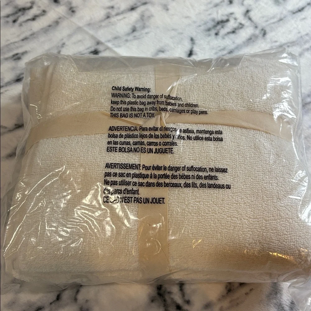 Wellness 2 Pack Hand Towels in Cream and Green( Bundle of 2 ) .